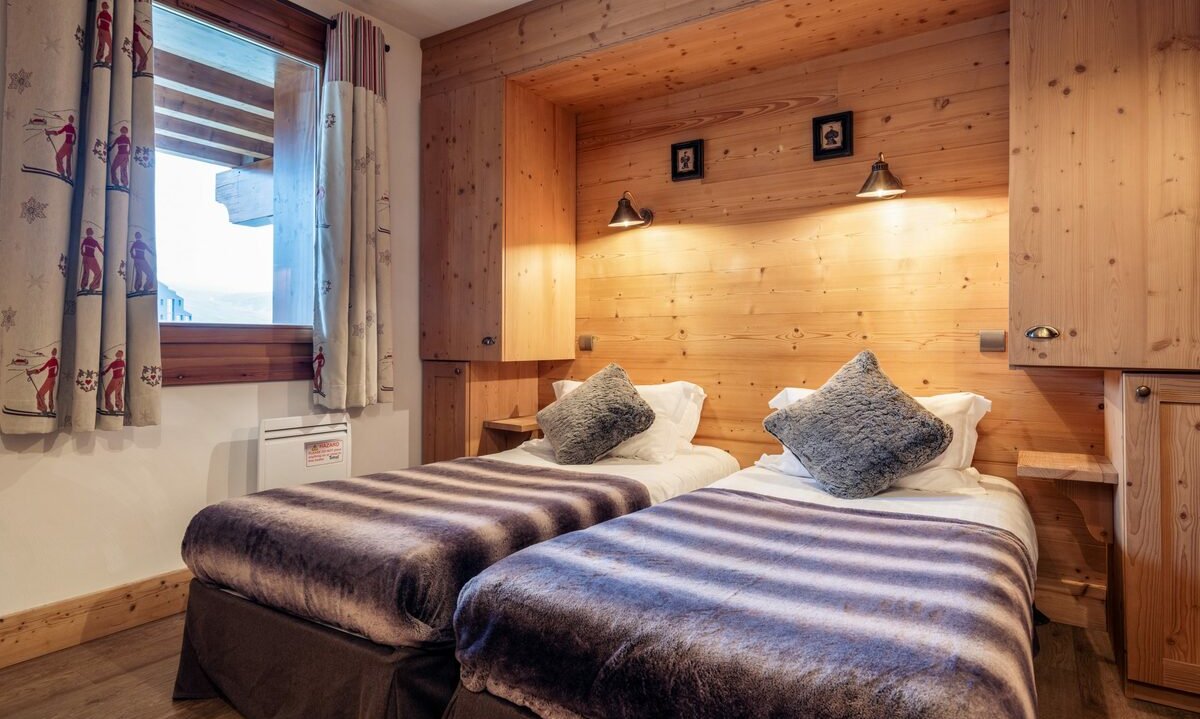 One of the comfortable Twin Bedrooms in Chalet Mathilde Val Thorens