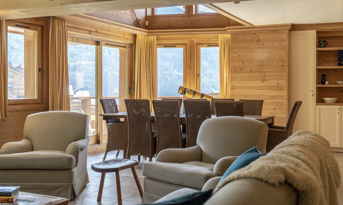Dining and Living area in Chalet Foret, Meribel