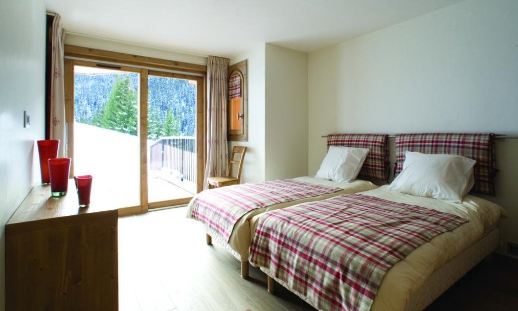 Chalet Marmottes Twin Bedroom