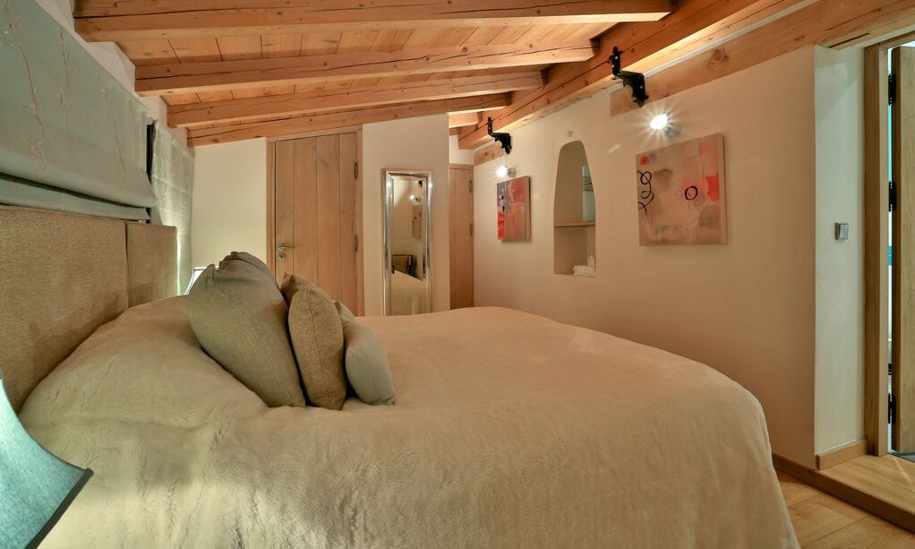 Bedroom with En suite
