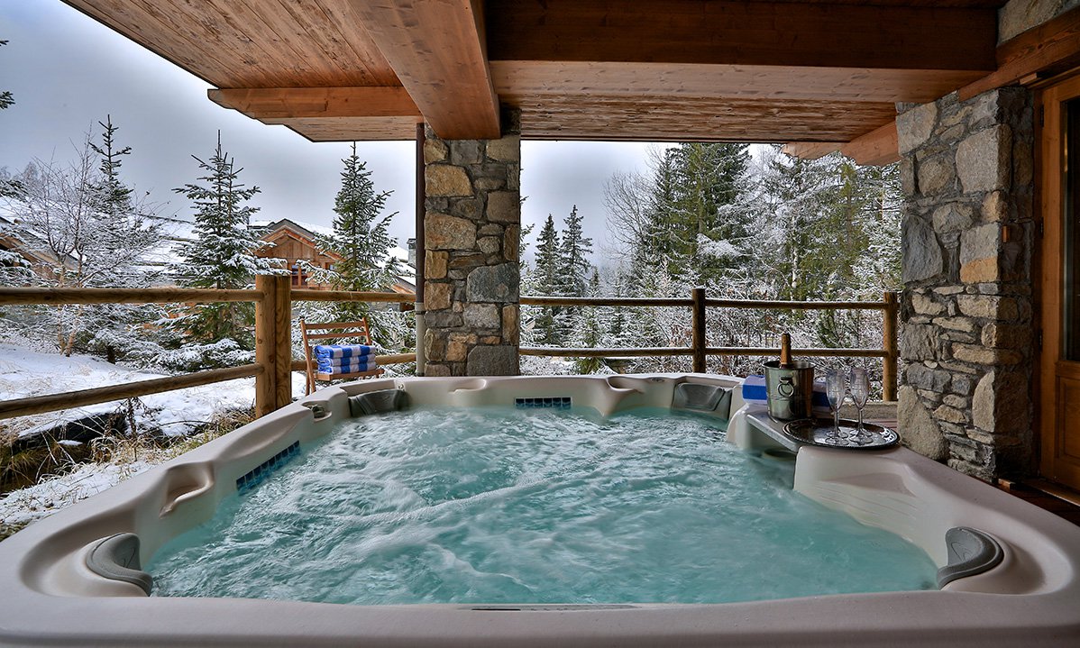 Chalet Trois Ours Outdoor Hot Tub