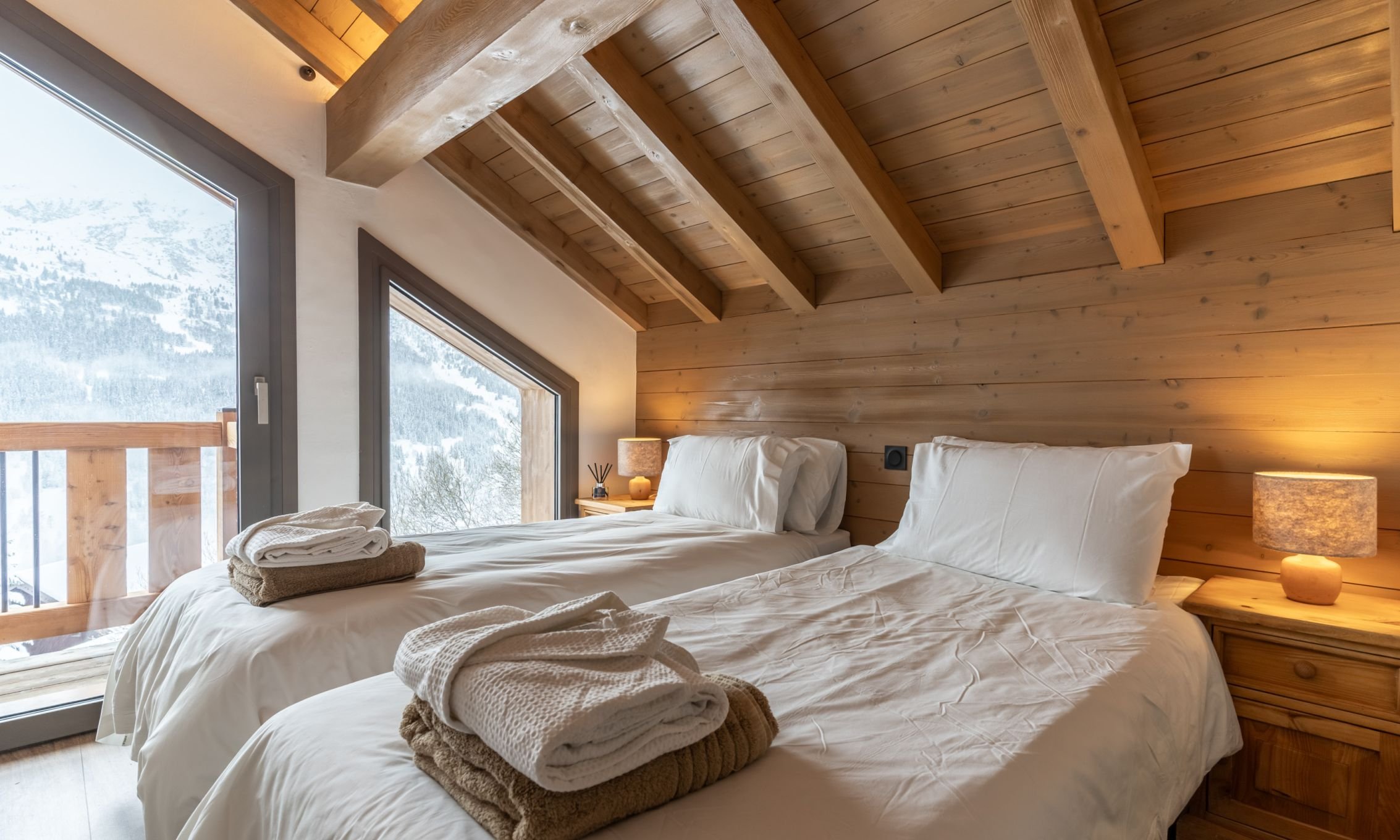 One of the Twin Bedooms in Ski in/Ski out Chalet Evergreen Meribel