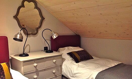 Twin bedroom in Chalet Montee