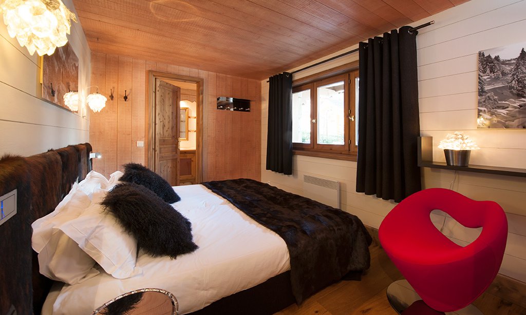 Beautiful bedorom in luxury Chalet Brioche in Meribel