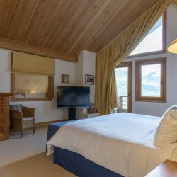 A comfortable & Spacious Bedrooms in Chalet Foret Meribel