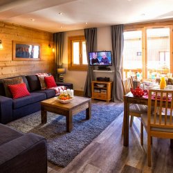 The  Living and dining area in Chalet Snowbel Meribel