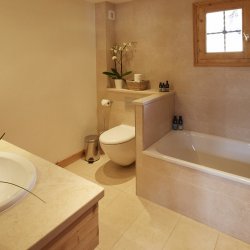 A luxury bathroom in Chalet La Varappe in Meribel