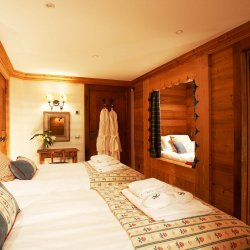 A bedroom in Chalet Lapin Blanc in Meribel