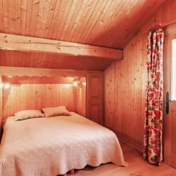 A Double bedroom in Chalet La Renarde Meribel