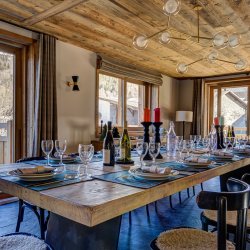 The spacious dining area in Chalet Bergeronnette Meribel Nantgerel