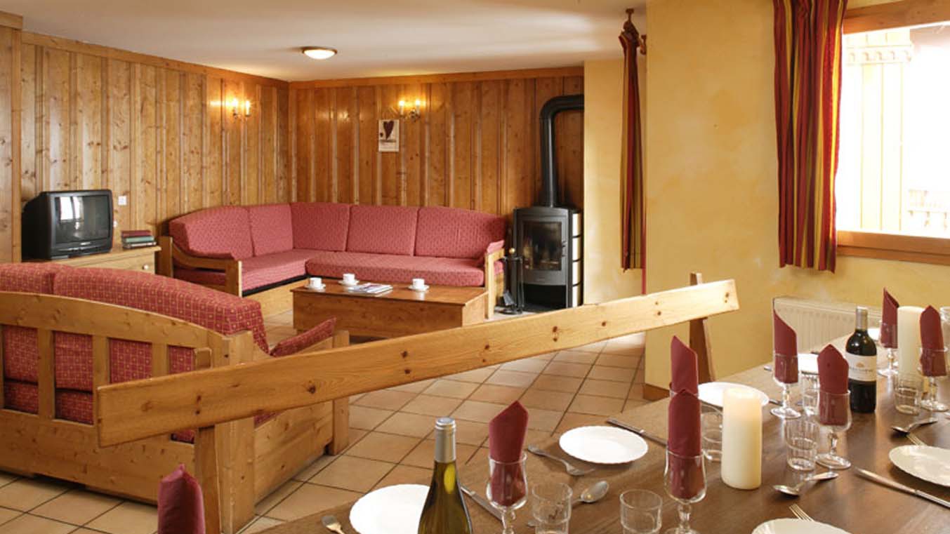 Chalet Abricot Living Dining Room