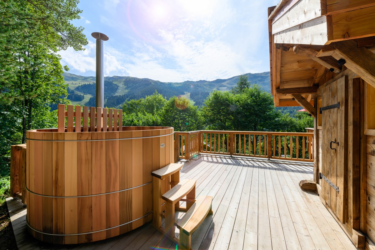 Chalet Bambis Outdoor Hot tub