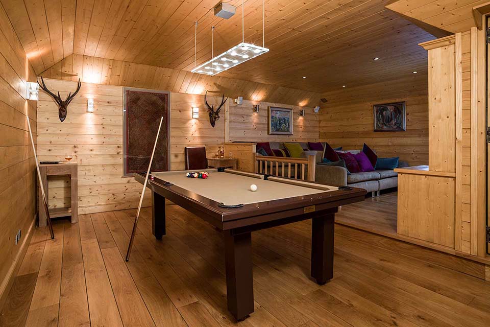 Chalet Les Bartavelles Pool Table