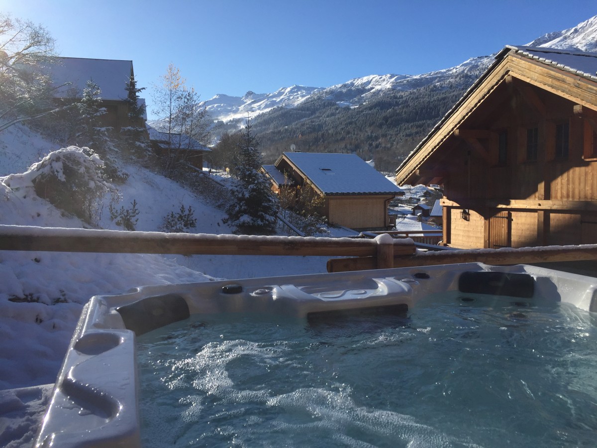 Chalet Kashmir Hot Tub