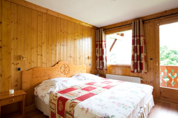 Chalet Serpolet Bedroom with View
