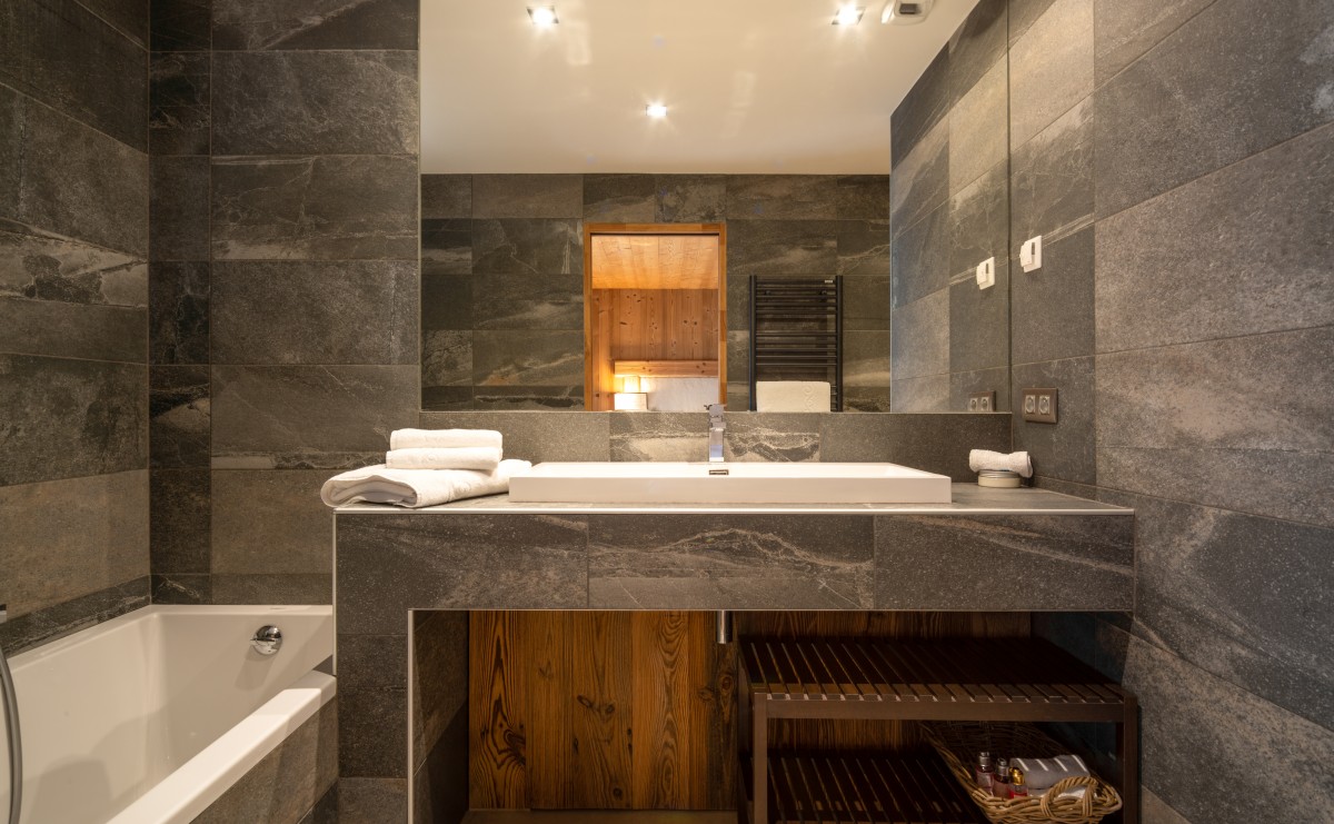 Chalet Kashmir Bathroom