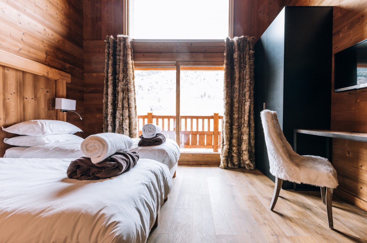 Chalet Kashmir Bedroom