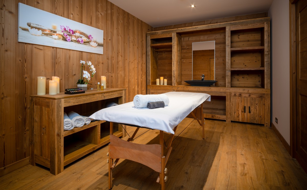 Chalet Kashmir Massage Room