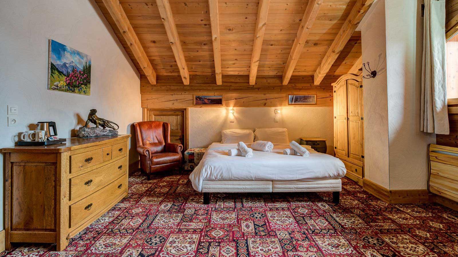 Chalet Laetitia double bedroom