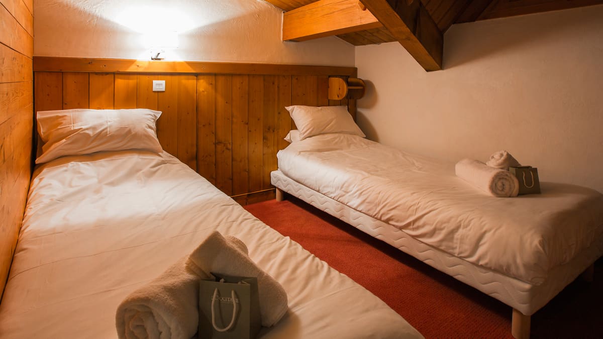 Chalet Loup Blanc Twin Bedroom