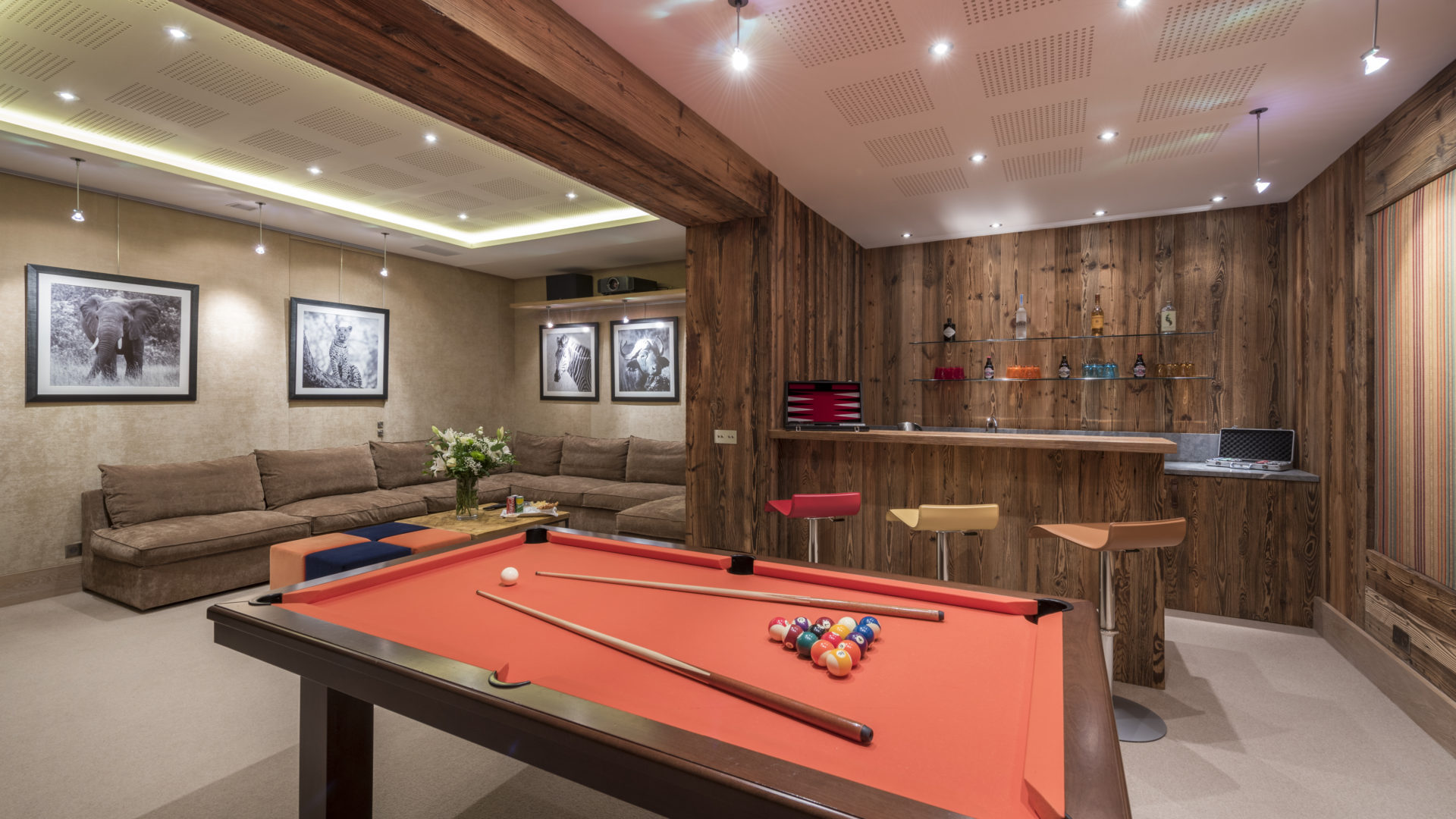 Chalet Mont Tremblant Pool Table
