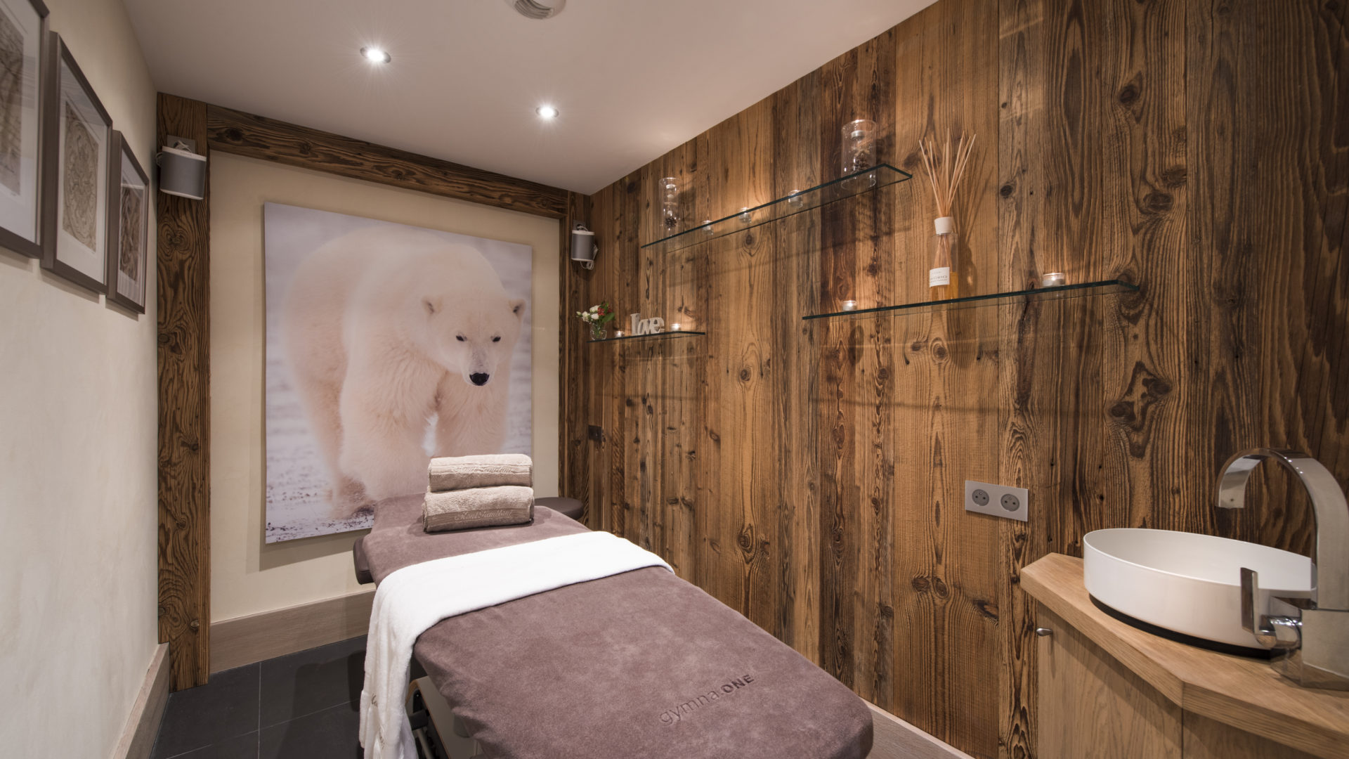 Chalet Mont Tremblant Massage Treatment Room