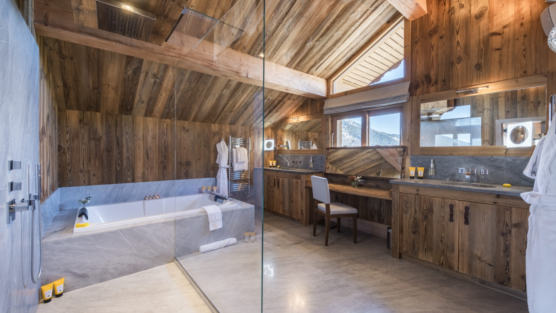 Chalet Mont Tremblant Bathroom