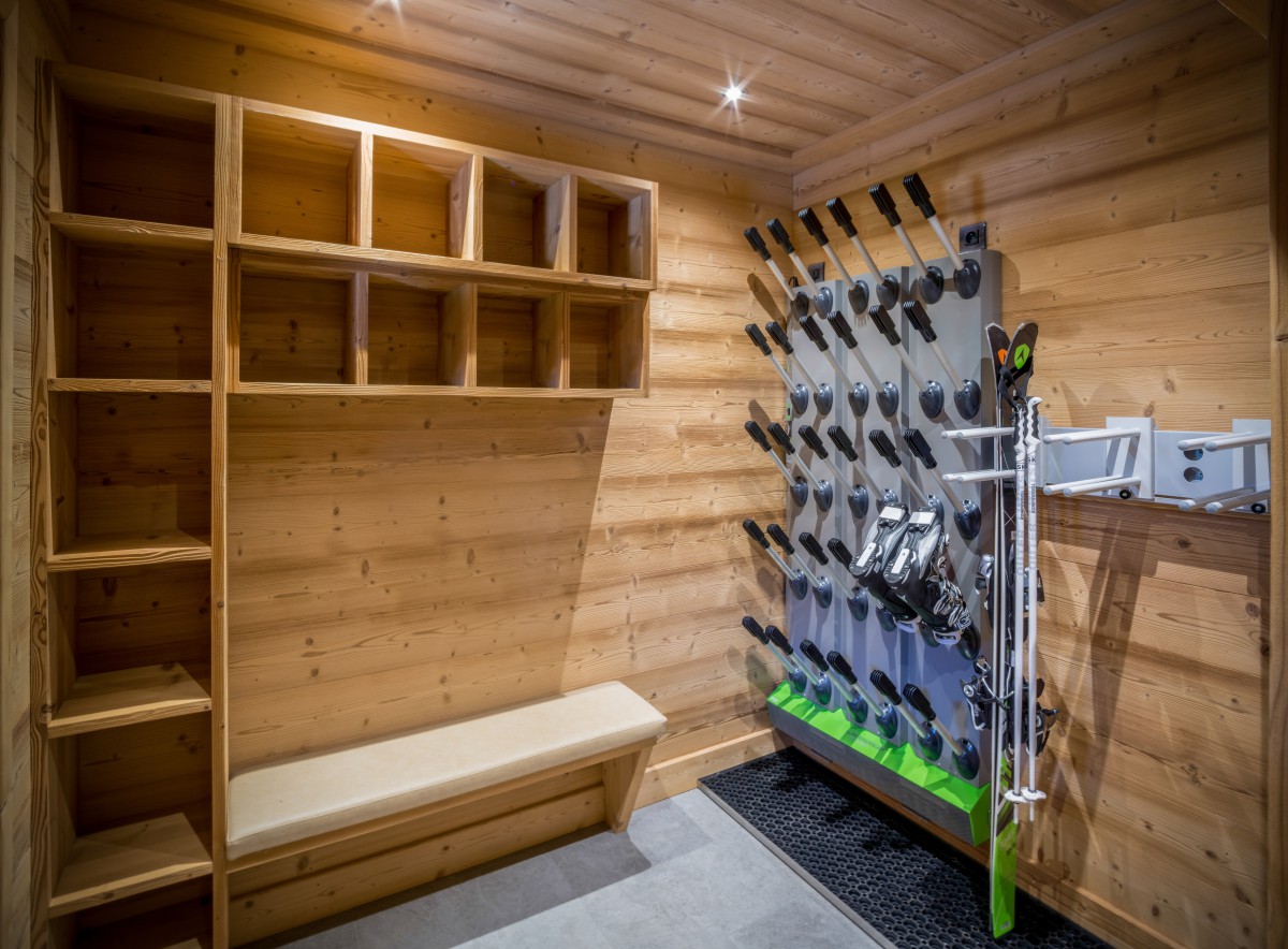 Chalet Le Pousse Caillou Ski and Boot Room