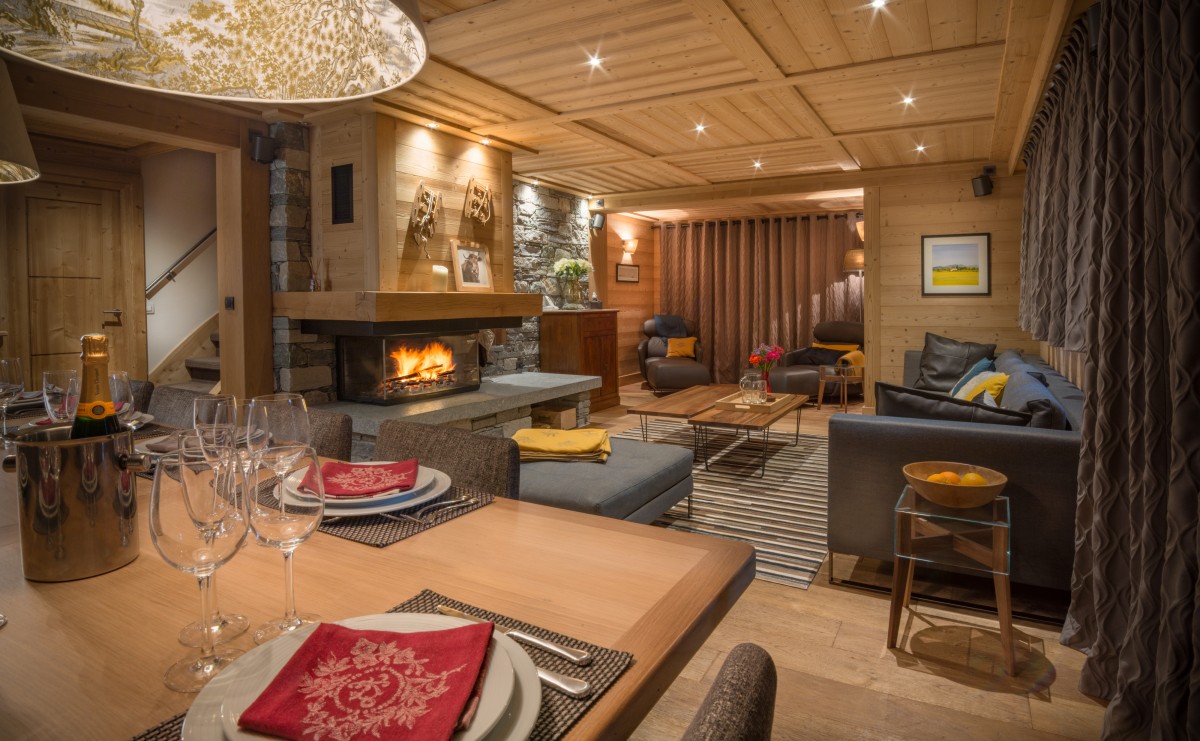 Chalet Le Pousse Caillou Living Dining Room