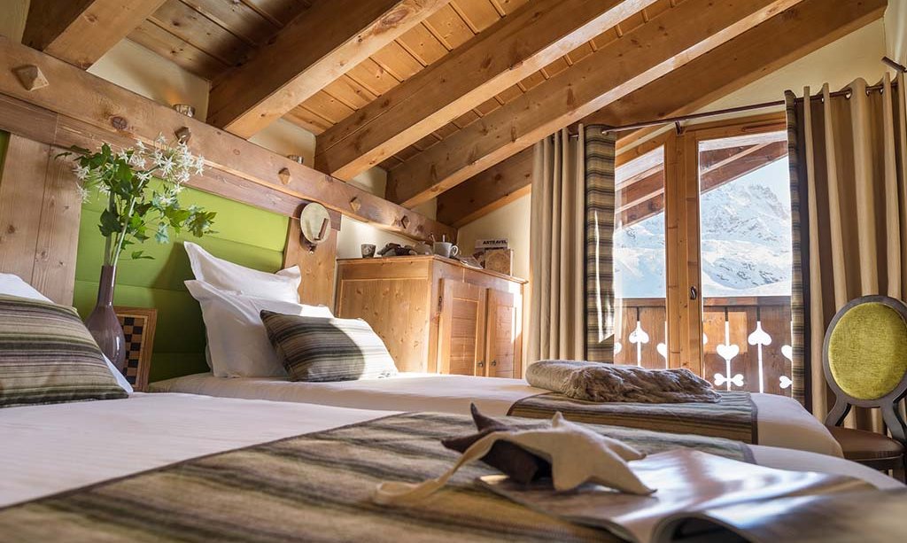 Twin Bedroom in the 4 Bedroom South facing Apartment in Residence L'Oxalys, Val Thorens