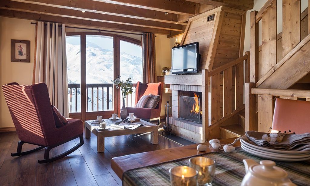 The Living room in the 4 Bedroom South facing Apartment in Residence L'Oxalys Val Thorens