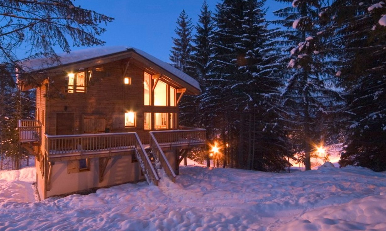 Chalet Atilla at night 