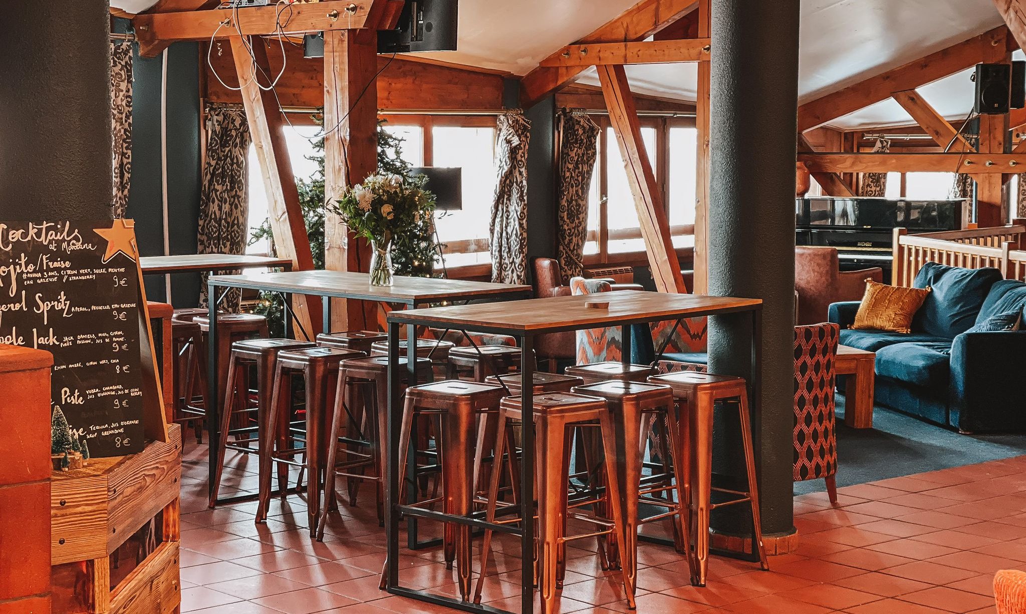 The Bar and Lounge area at Hotel Le Montana in La Tania