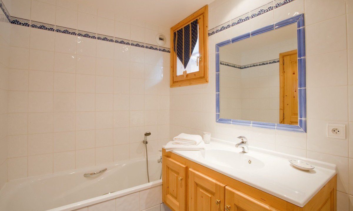A Bathroom in Chalet Azalee Meribel