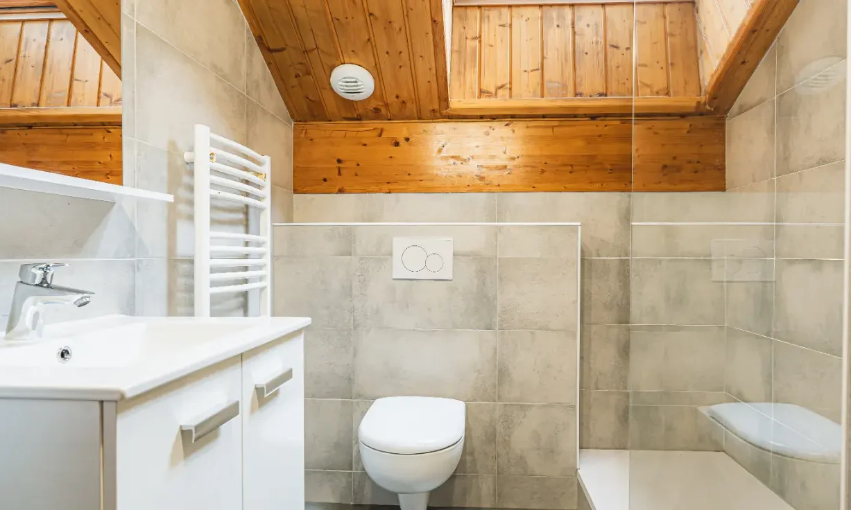 One of the bathrooms in Chalet Virage in Meribel Centre
