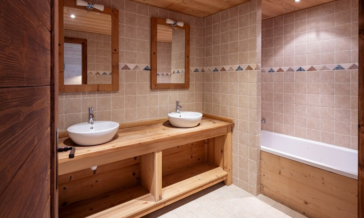A Bathroom in Chalet Chloe Val Thorens