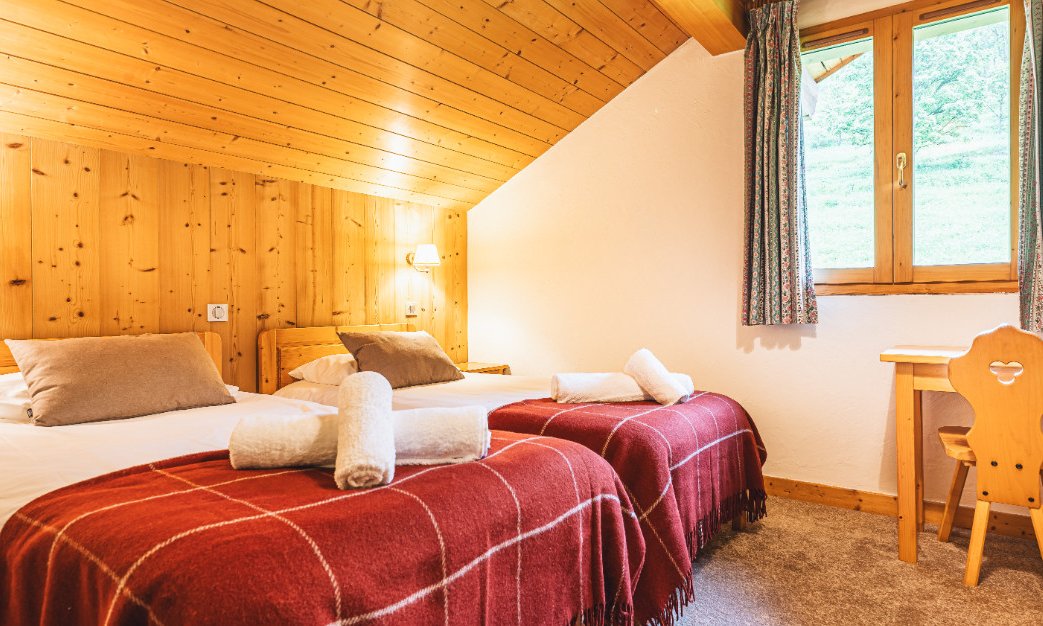 A comfortable Bedroom in Chalet Alysson Meribel