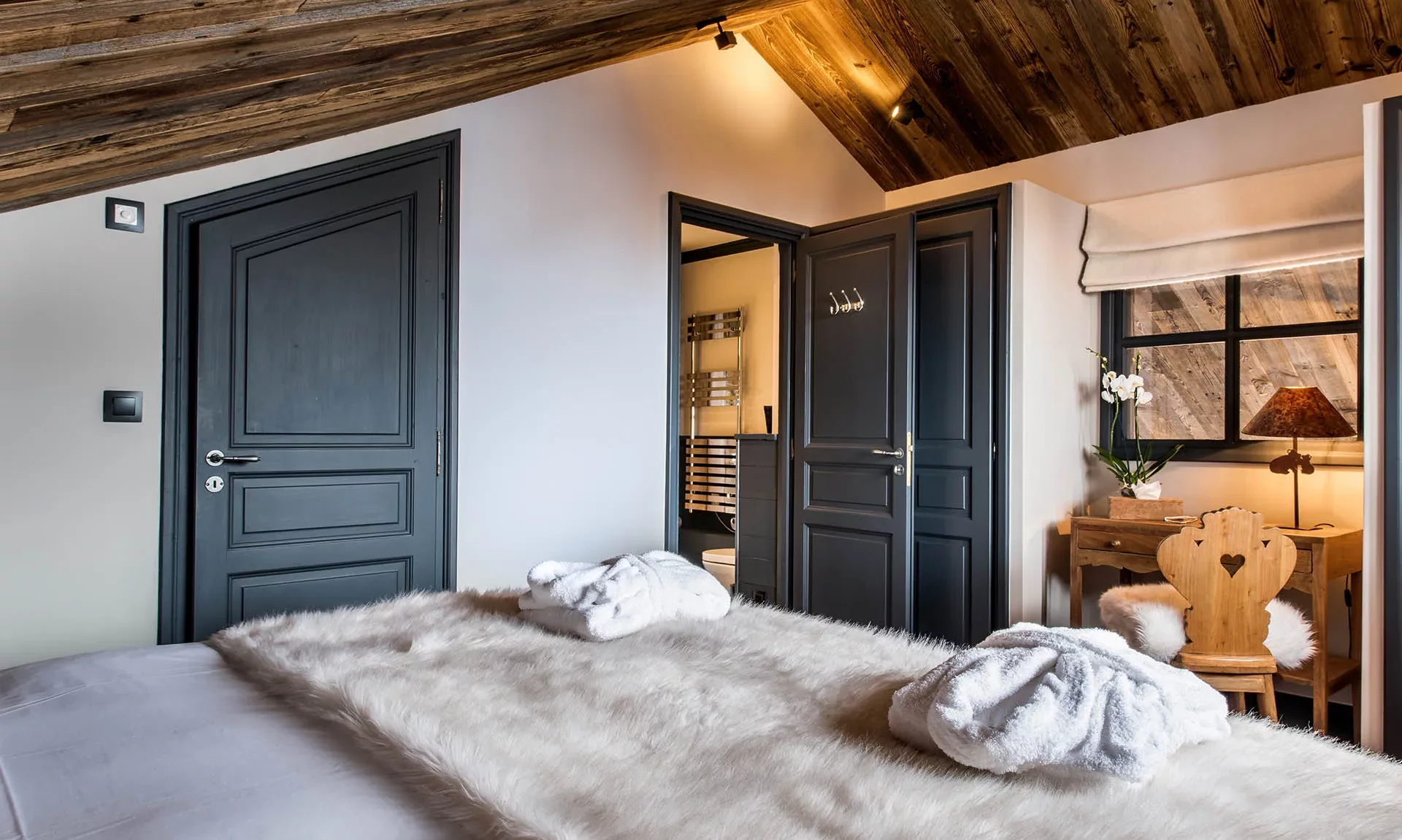 A lovely bedroom in Chalet Tomkins in Meribel