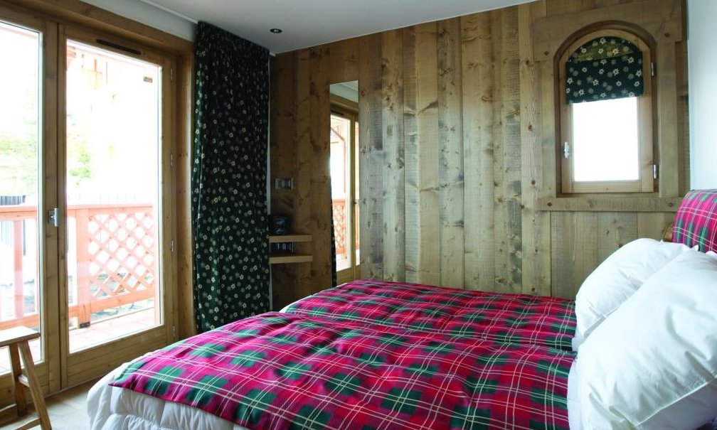 Chalet Blanchot Double Bedroom