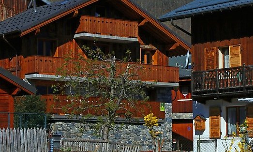 Chalet Les Cabris Meribel in Spring