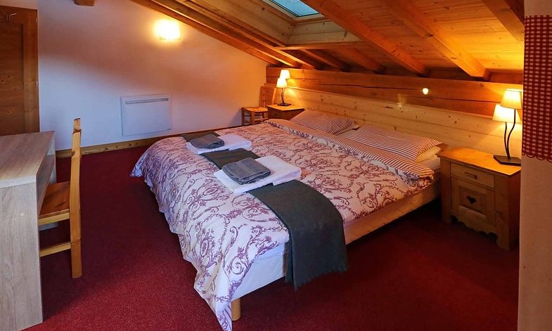 Chalet Les Cabris Double Bedroom