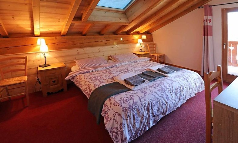 Chalet Les Cabris Double Bedroom