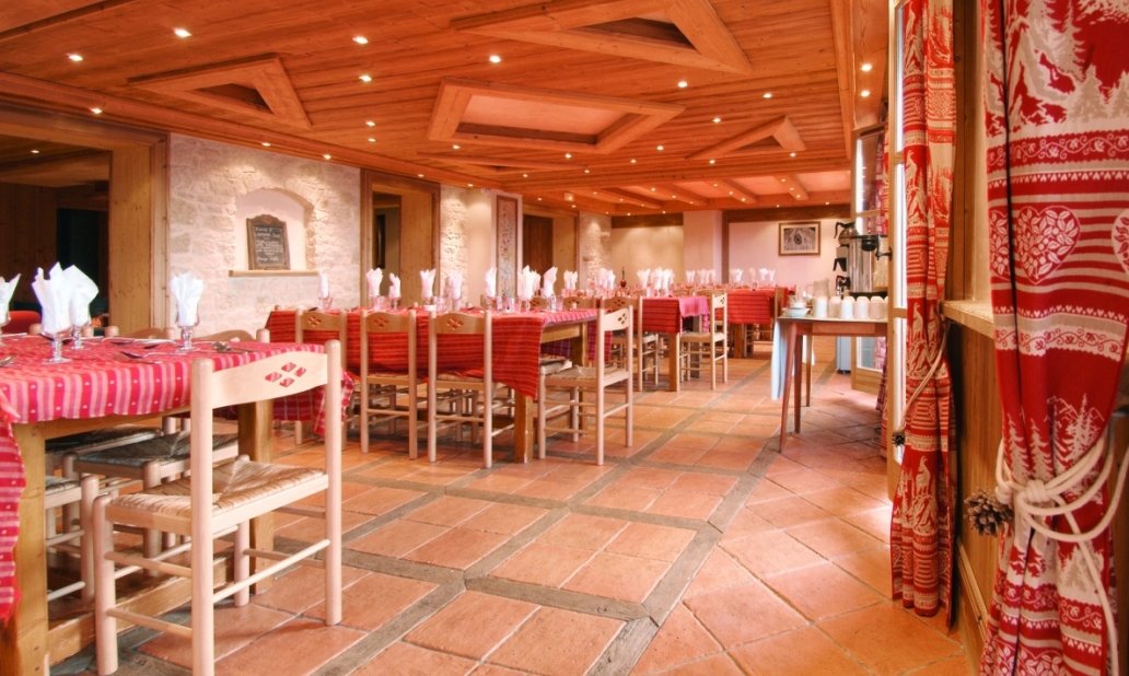 Chalet Cascades Dining Room