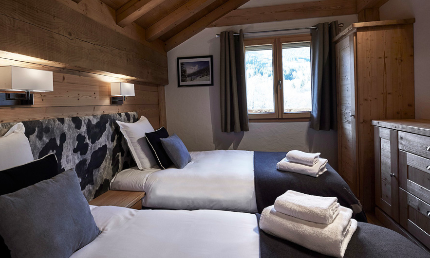 Twin Bedroom in Chalet Chamois in Meribel