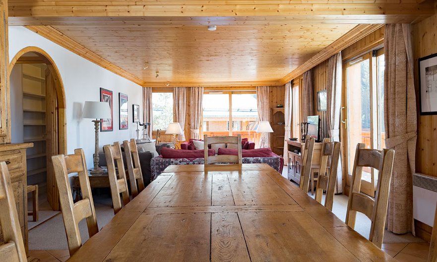 The dining area in Apartment Grand in Meribel Centre