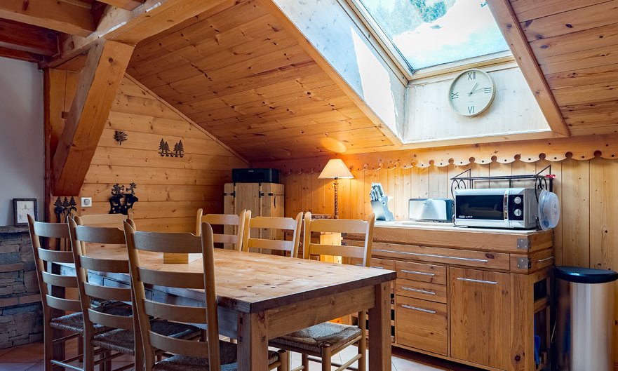 The Dining area in Apartment Jardin d'Eden in Meribel