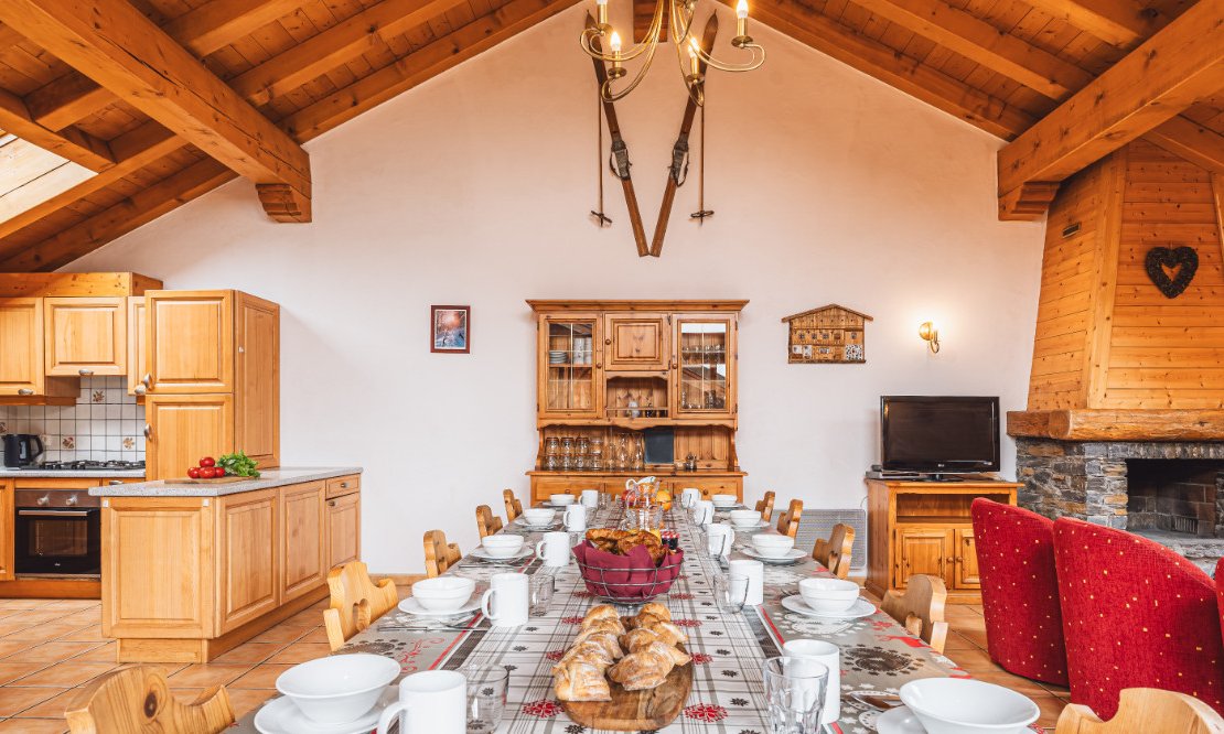 The Dining, Kitchen and Liiving area in Chalet Azalee Meribel