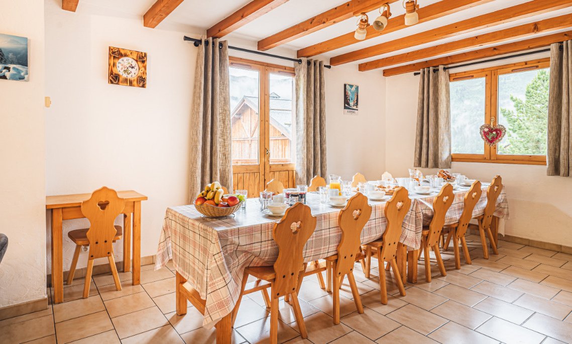 The Dining area in Chalet Alysson Meribel