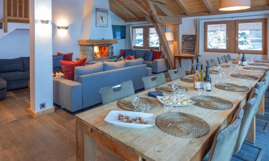 The large living and dining area in Chalet Rikiki Courchevel Moriond