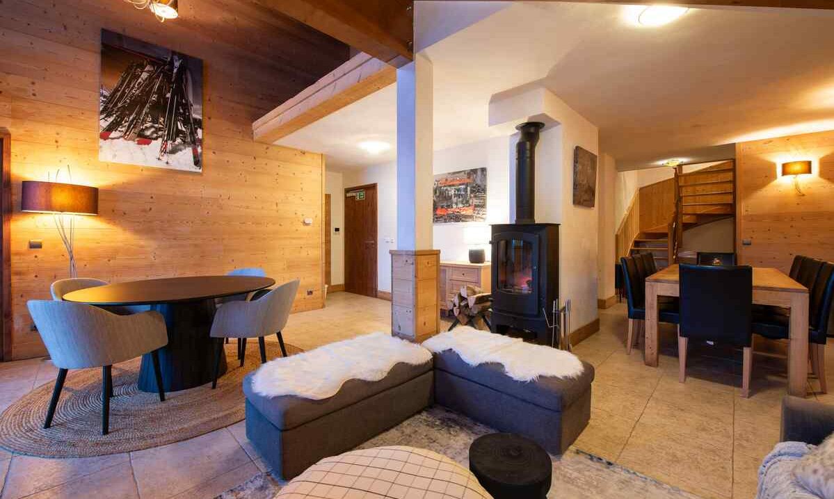 The Living and dining area in Chalet Chloe Val Thorens